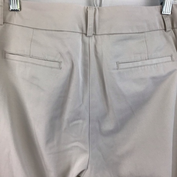 Dockers’ ideal fit Metro Pant. Khaki straight leg size 6 medium . - Picture 4 of 6